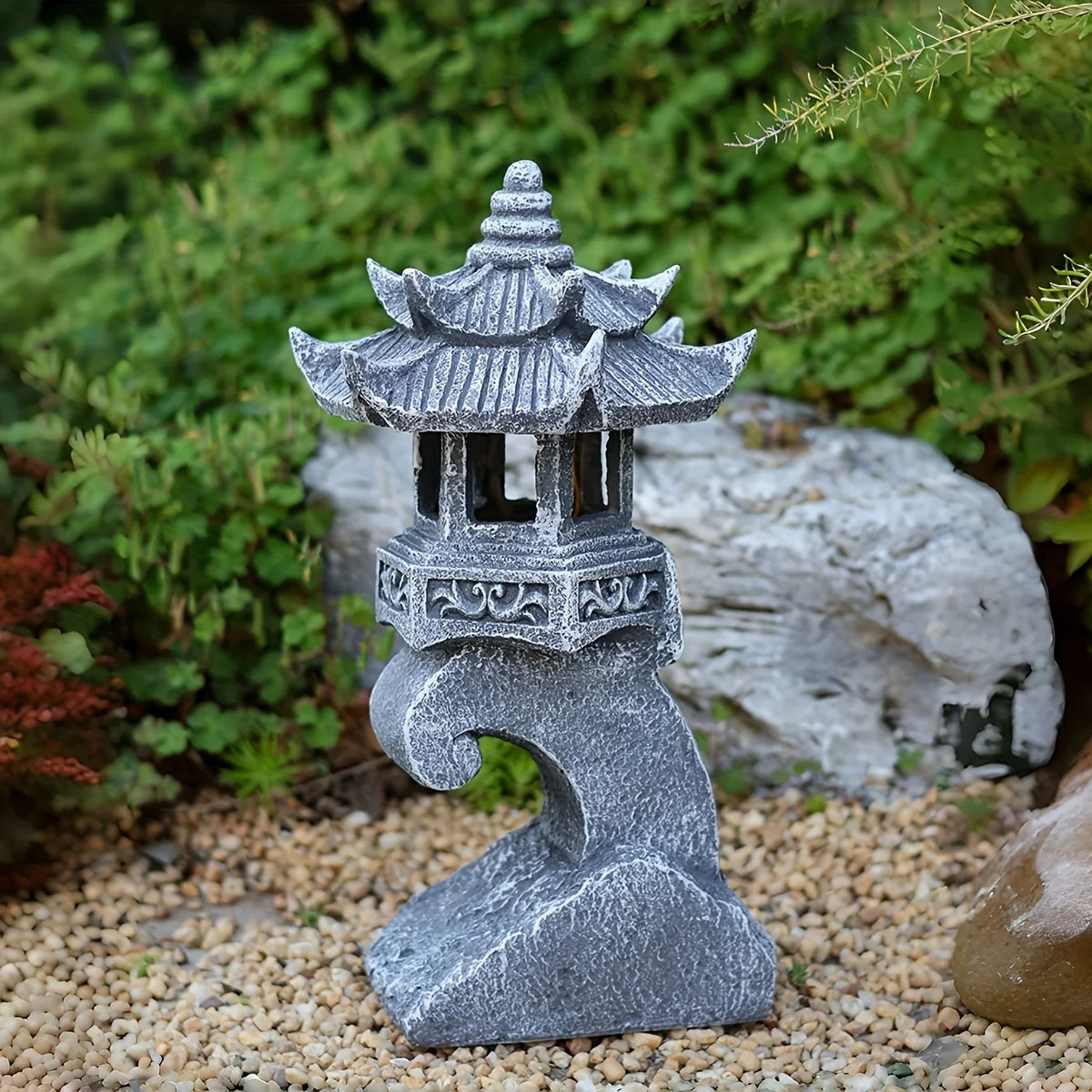 Outdoor Garden Solar Statue Light, Solar Pagoda Lantern Garden Statue, Solar Outdoor Zen Inspired Imitation Stone Palace Lantern Ornament, Zen Pagoda Lantern Garden Outdoor Statue, Decoration for Courtyard Landscape